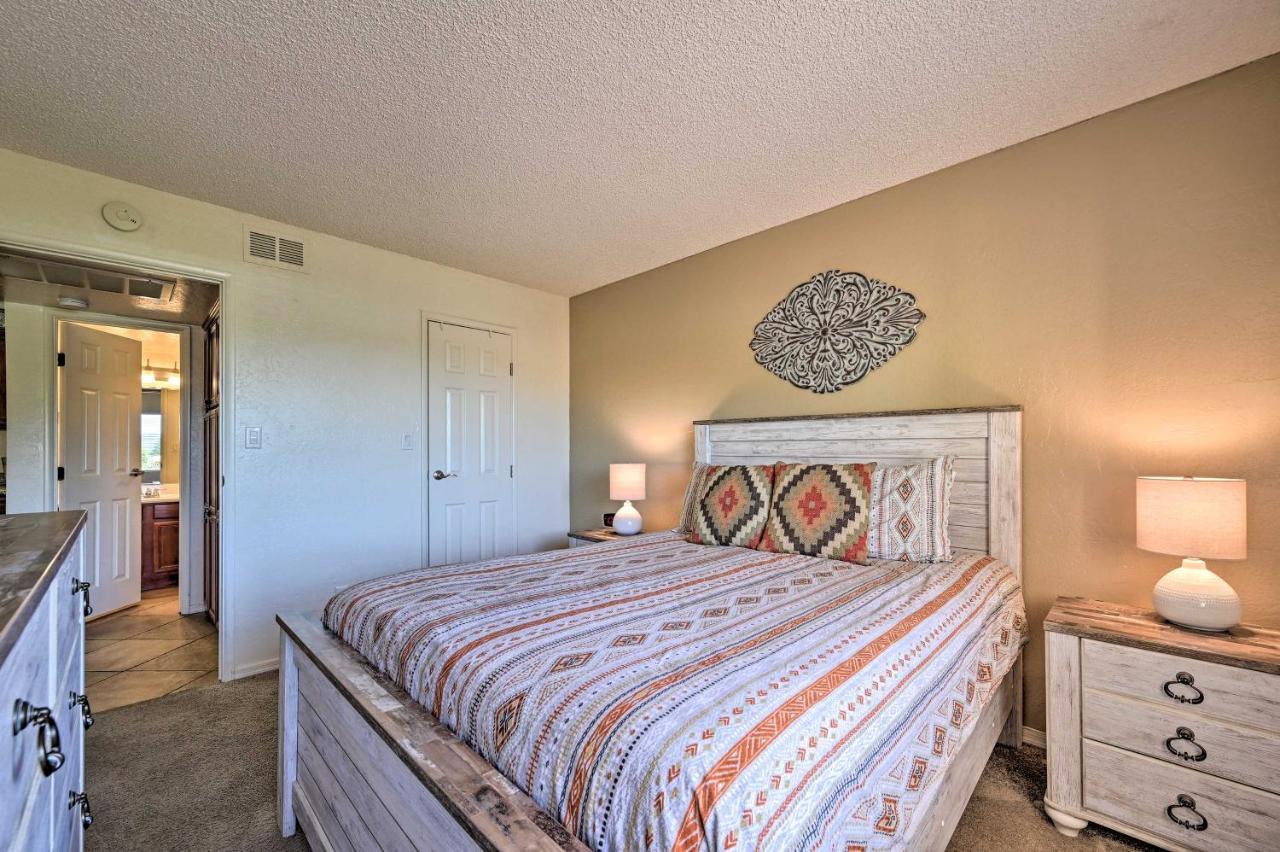 South Sedona Condo With Pool Access - Walk To Shops! Exterior photo